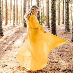 Gorgeous, Long Sleeve Mustard /Yellow Dress!
